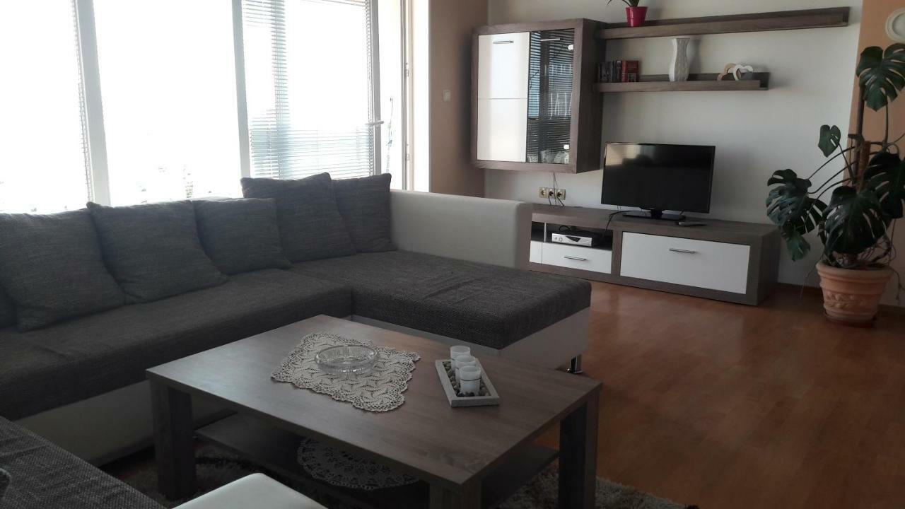 Apartments Velic Цриквеница Экстерьер фото